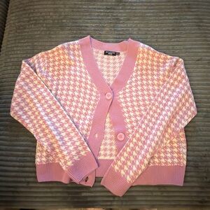 PrettyLittleThing Pink & White Houndstooth V-Neck Button Cardigan